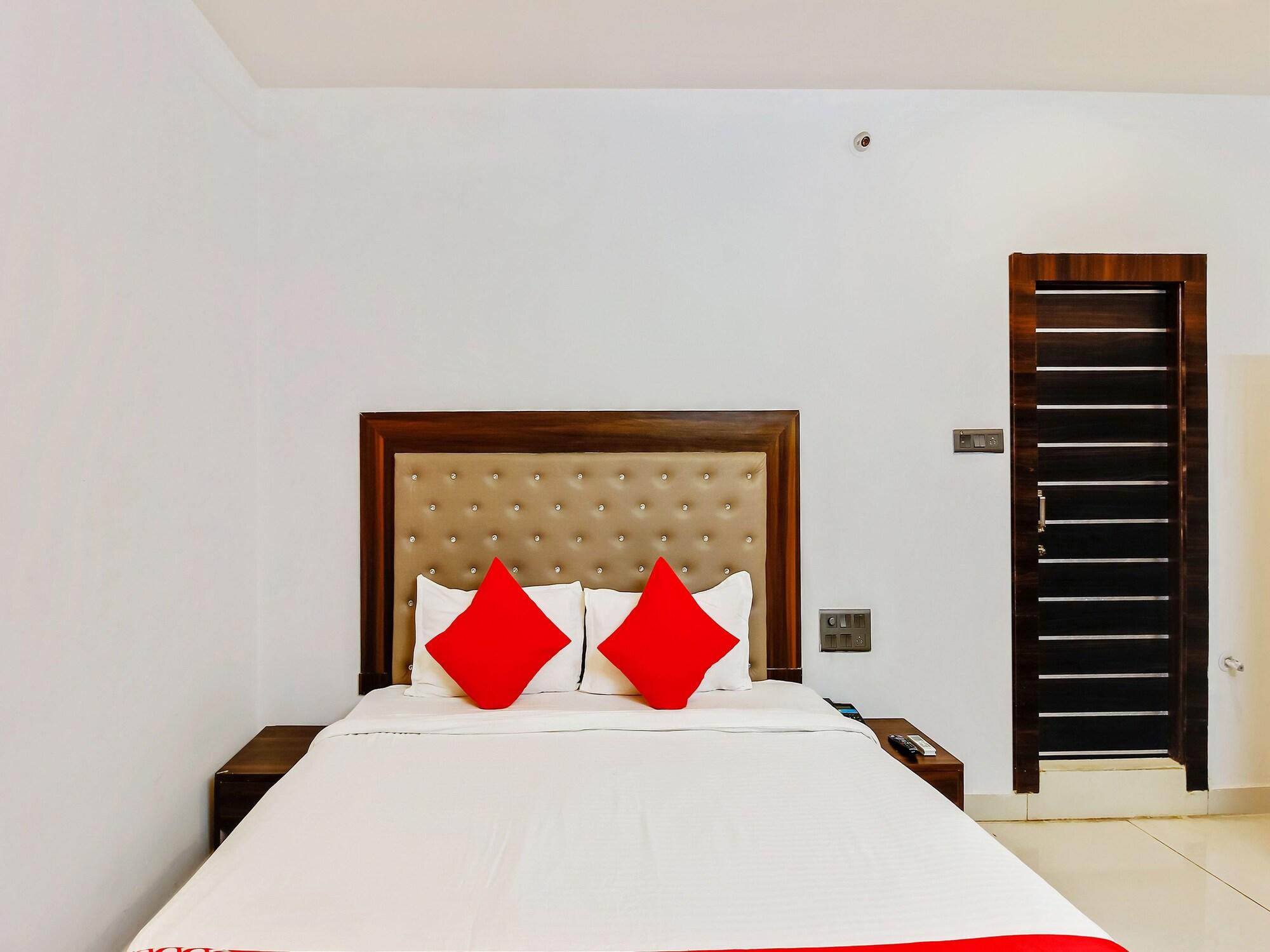 Oyo 29131 Hotel Mn Grand 商沙巴 外观 照片