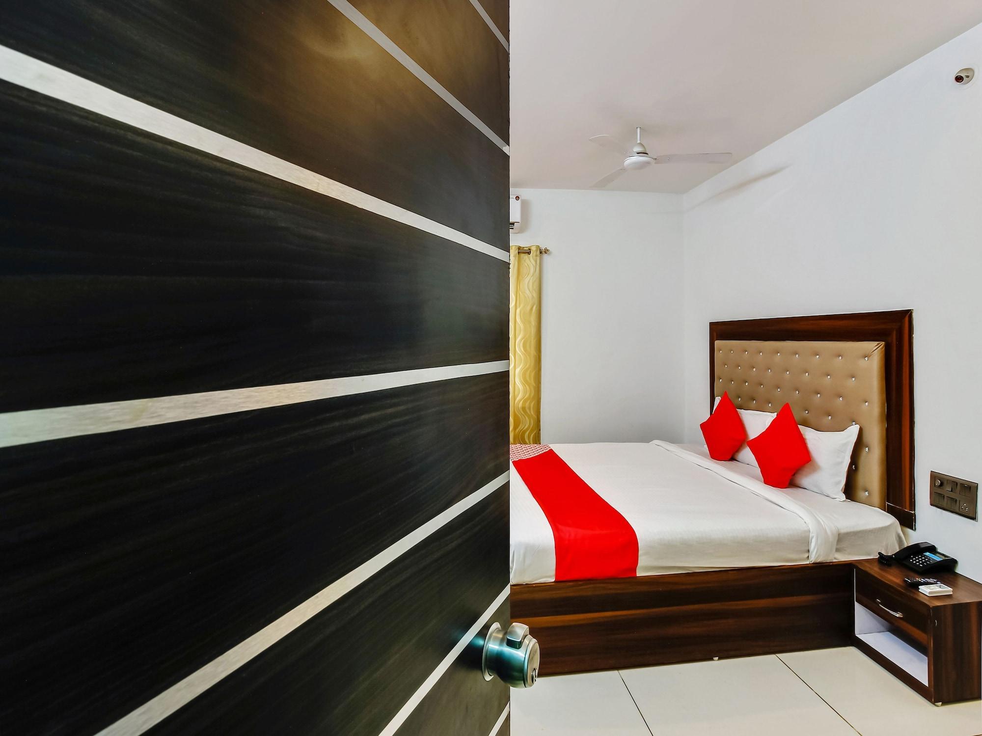 Oyo 29131 Hotel Mn Grand 商沙巴 外观 照片